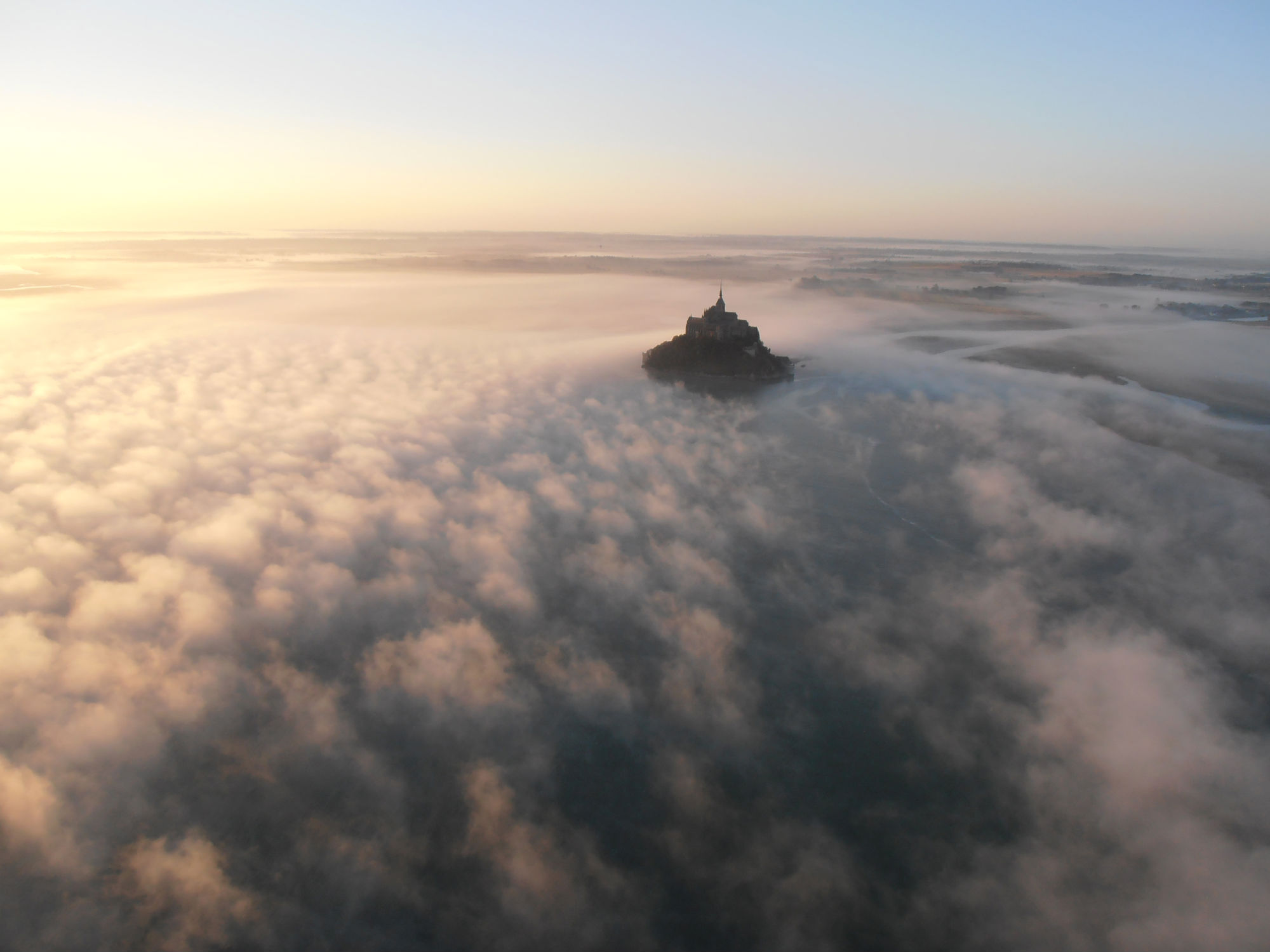 Photo du Mont Saint Michel embrumé